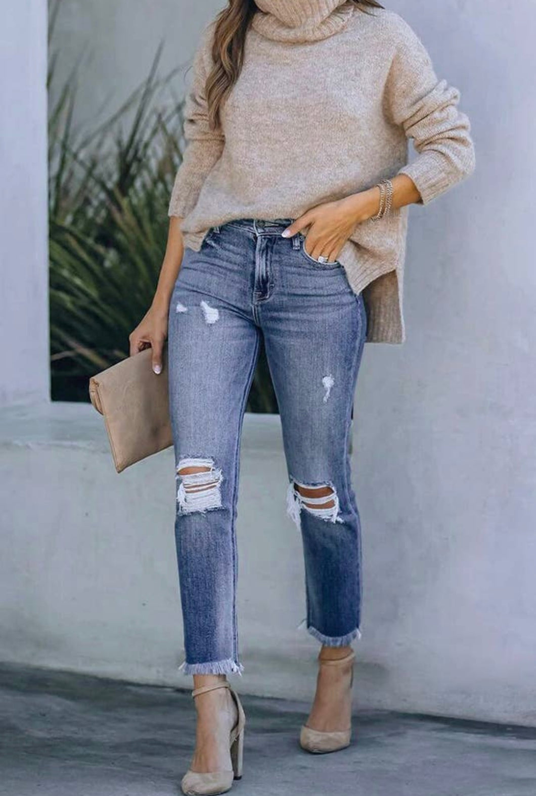 Ripped Mid Waist W/Tassels Jeans