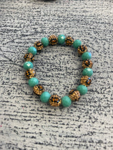 Load image into Gallery viewer, Glass Bead Bracelet
