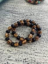 Load image into Gallery viewer, Glass Bead Bracelet
